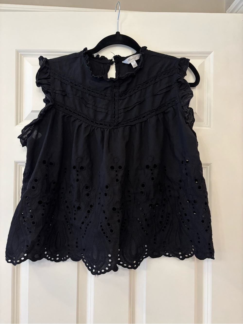 Eyelet Ruffle Cropped Sleeveless Shell - Black XL